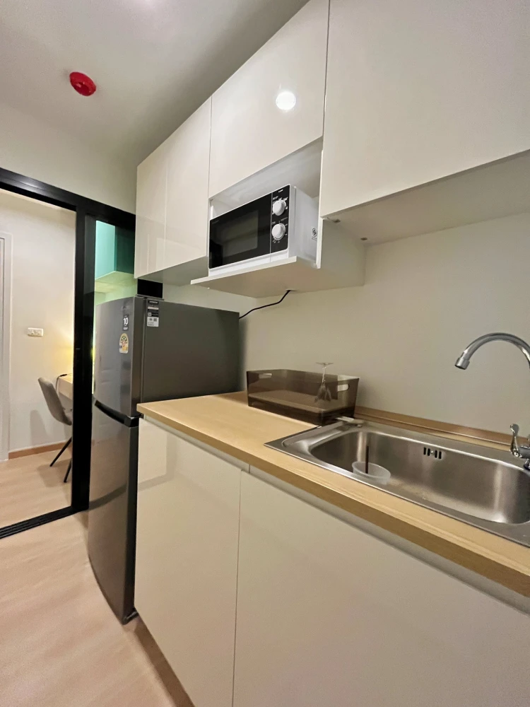 For rent: Terra Residence, 15th floor, beautiful room, fully furnished, comfortable to live in. If interested, hurry and book now. Don't miss out.