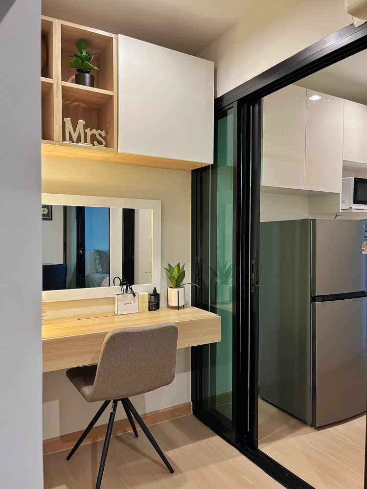 For rent: Terra Residence, 15th floor, beautiful room, fully furnished, comfortable to live in. If interested, hurry and book now. Don't miss out.