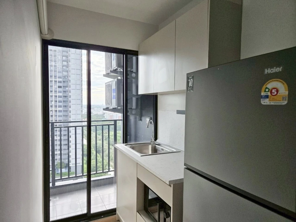 For rent: Terra Residence, 23rd floor, nice room, separated into sections, book now before it's gone.