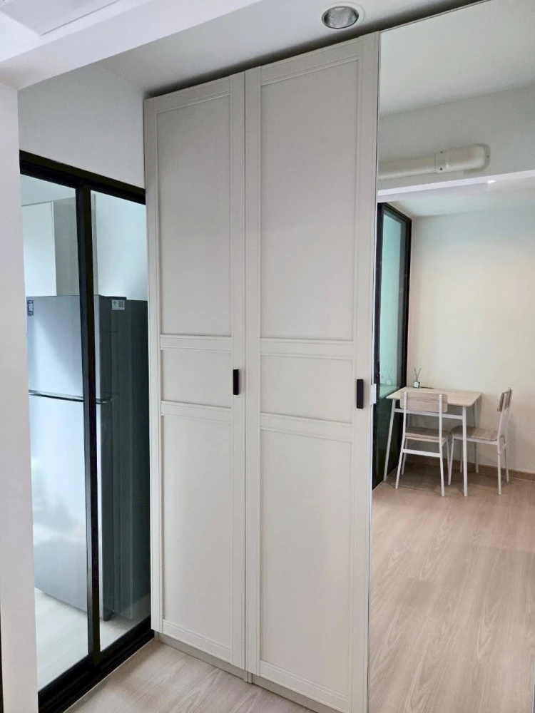 For rent: Terra Residence, 23rd floor, nice room, separated into sections, book now before it's gone.