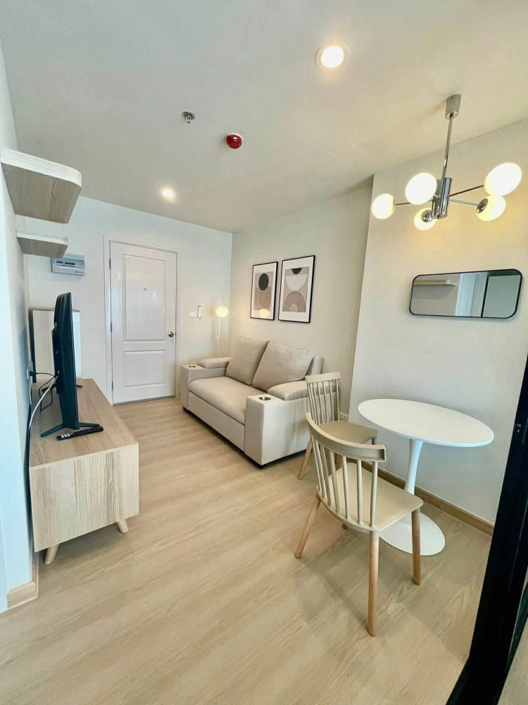 Terra Residence, 27th floor, fully furnished, available for rent. Book now!