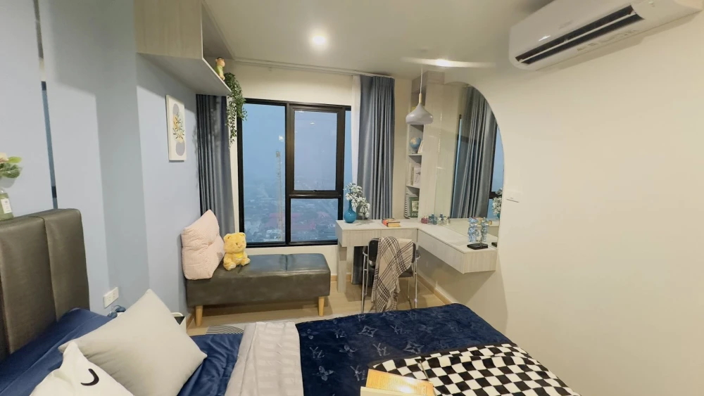 For rent: Terra Residence, 30th floor, beautiful room, very cool, fully furnished. If interested, hurry and book now. Don't miss out.