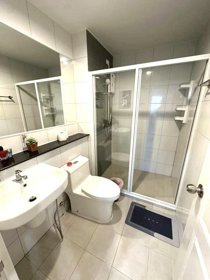 For rent: Terra Residence, 30th floor, beautiful room, very cool, fully furnished. If interested, hurry and book now. Don't miss out.