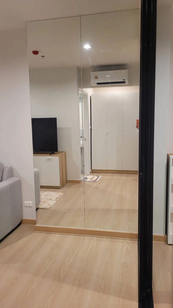 For rent: Terra Residence, 30th floor, fully furnished room, nice to live in, just bring your bag, urgently!