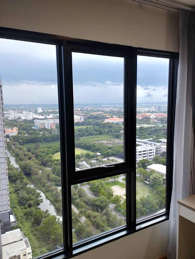 For rent: Terra residence, 31st floor, high floor, good view, comes with complete decorations. If interested, hurry and book now.