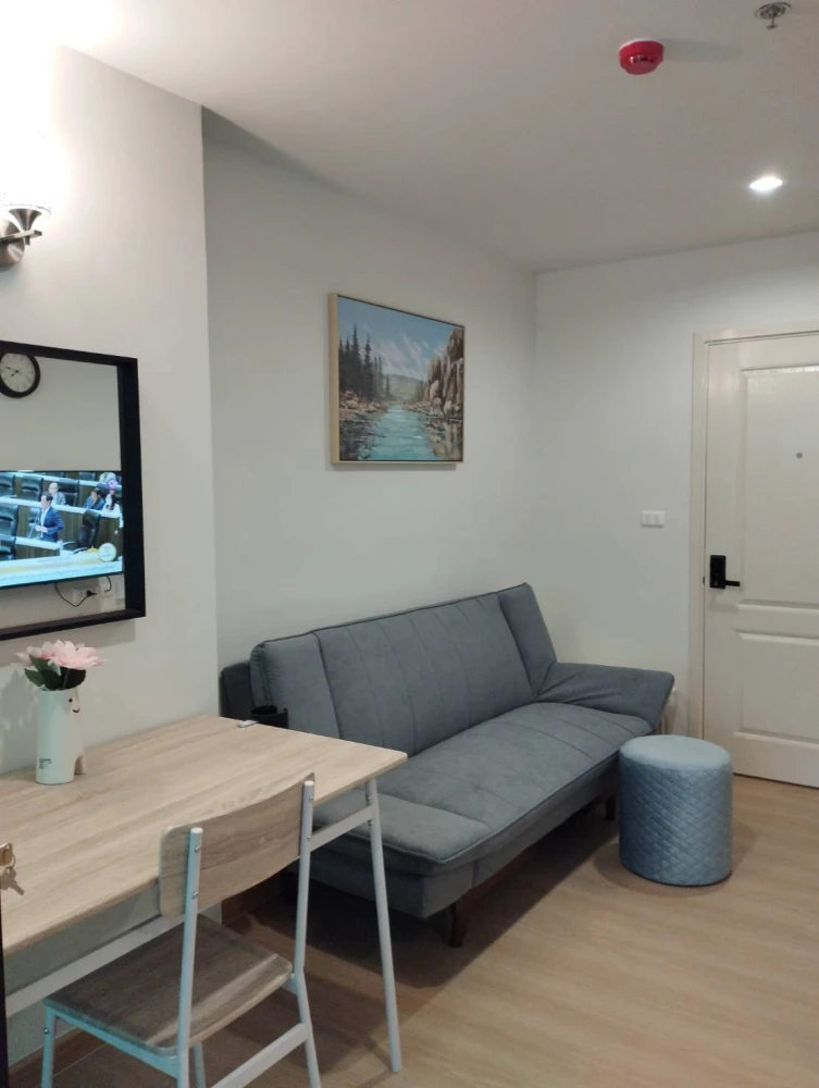 For rent: Terra residence, 31st floor, high floor, good view, comes with complete decorations. If interested, hurry and book now.