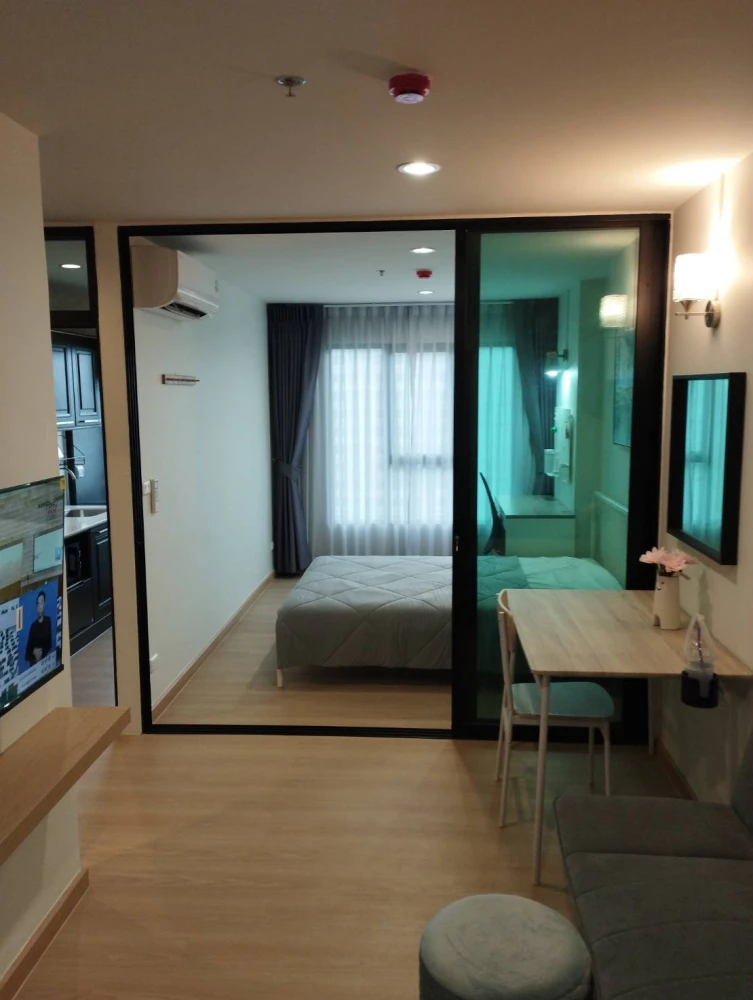 For rent: Terra residence, 31st floor, high floor, good view, comes with complete decorations. If interested, hurry and book now.