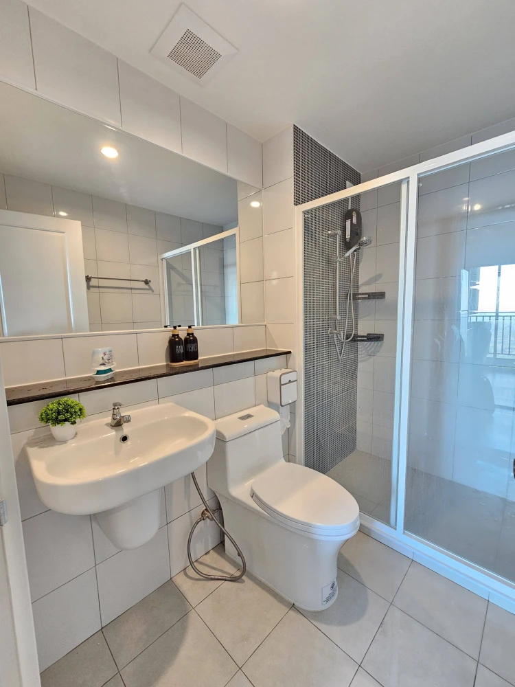 Terra Residence for rent, 31st floor, city view, high floor with great view, fully furnished. Book now!