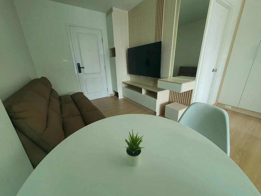 Terra Residence, 31st floor, for rent. Partitioned unit, fully furnished, ready to move in. Book now, don't wait!