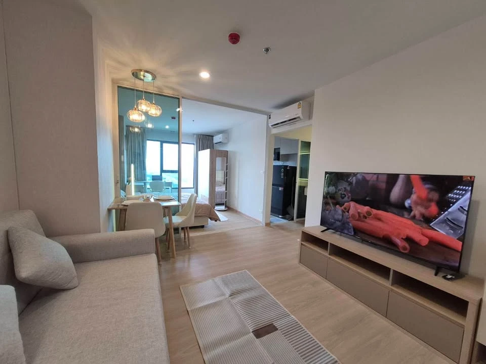 Terra Residence for rent, 32nd floor, high floor, good view, fully furnished, nice to live in. If you don't reserve, you'll miss out. Reserve now.