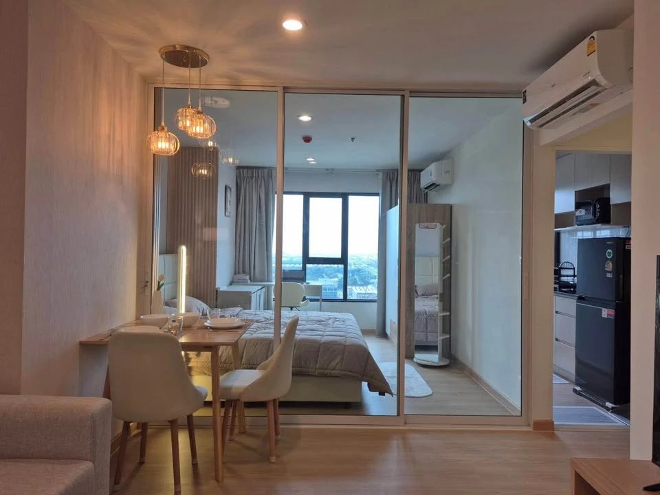 Terra Residence for rent, 32nd floor, high floor, good view, fully furnished, nice to live in. If you don't reserve, you'll miss out. Reserve now.