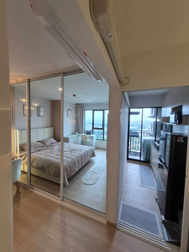 Terra Residence for rent, 32nd floor, high floor, good view, fully furnished, nice to live in. If you don't reserve, you'll miss out. Reserve now.