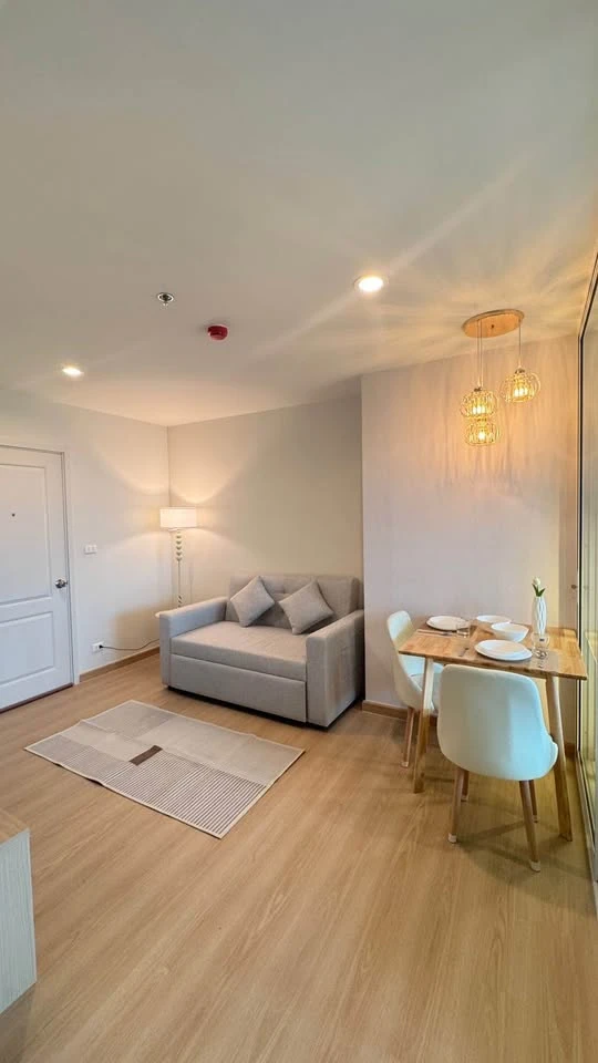 Terra Residence for rent, 32nd floor, high floor, good view, fully furnished, nice to live in. If you don't reserve, you'll miss out. Reserve now.