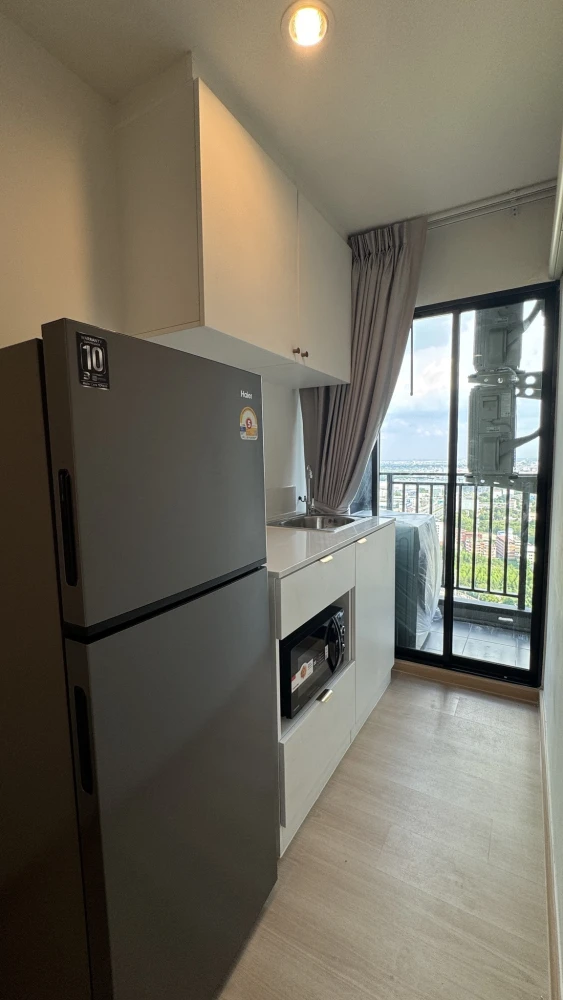 For rent: Terra residence, 32nd floor, high floor, fully furnished, ready to move in. If interested, hurry and reserve now. Don't miss out.