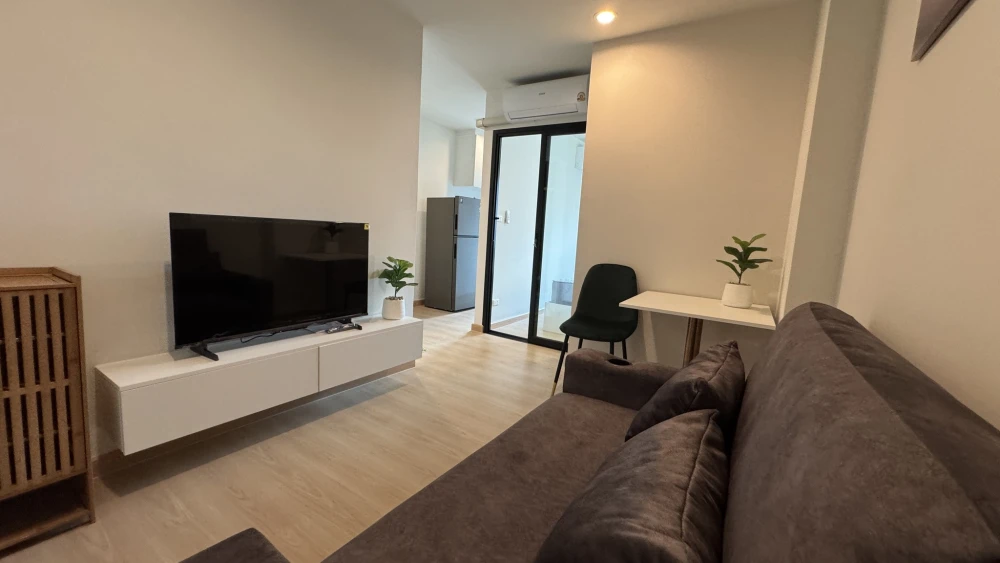 For rent: Terra residence, 32nd floor, high floor, fully furnished, ready to move in. If interested, hurry and reserve now. Don't miss out.