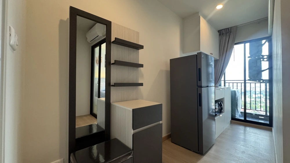 For rent: Terra residence, 32nd floor, high floor, fully furnished, ready to move in. If interested, hurry and reserve now. Don't miss out.
