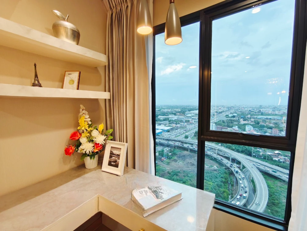 For rent: TERRA RESIDENCE, 30th floor room, high view, private corner, luxury built-in room, fully furnished, ready to move in