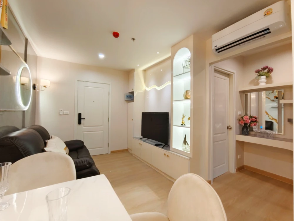 For rent: TERRA RESIDENCE, 30th floor room, high view, private corner, luxury built-in room, fully furnished, ready to move in