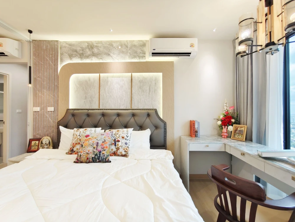 For rent: TERRA RESIDENCE, 33rd floor, highest floor, private corner, north facing, luxury built-in room, fully furnished, ready to move in