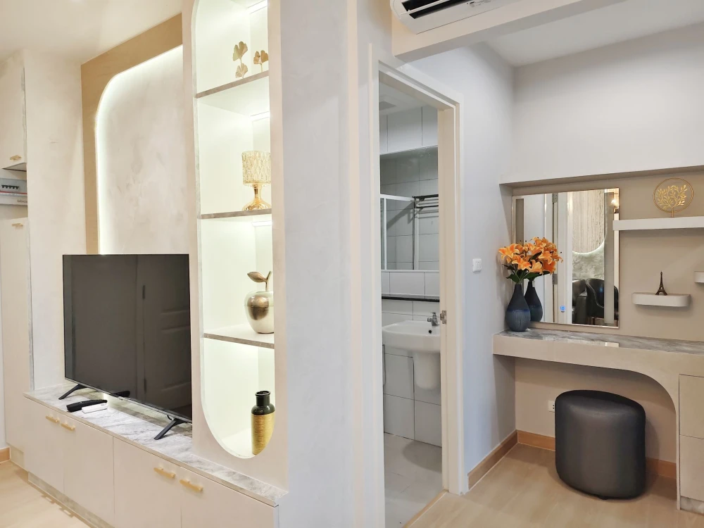 For rent: TERRA RESIDENCE, 33rd floor, highest floor, private corner, north facing, luxury built-in room, fully furnished, ready to move in