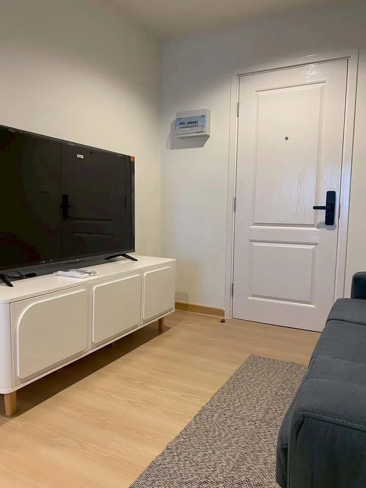 For rent: Terra Residence, a nice room with complete decorations. If you are interested, hurry and book now. Hurry!