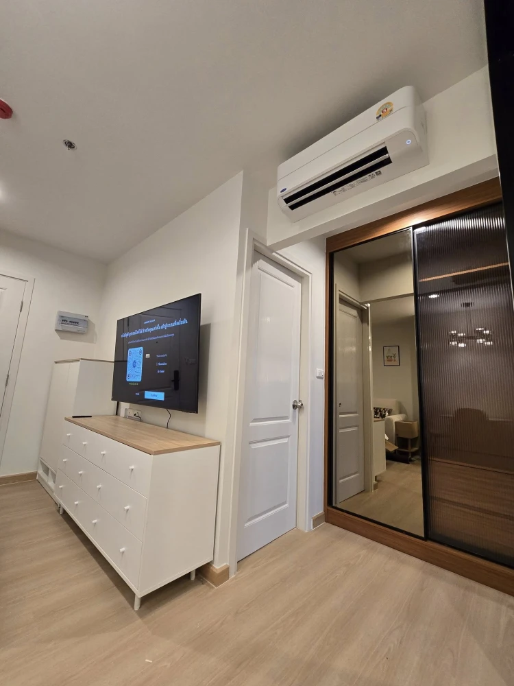 For rent: Terra Residence, corner room, very high floor, wall connected to other rooms only on one side, complete with electrical appliances and furni