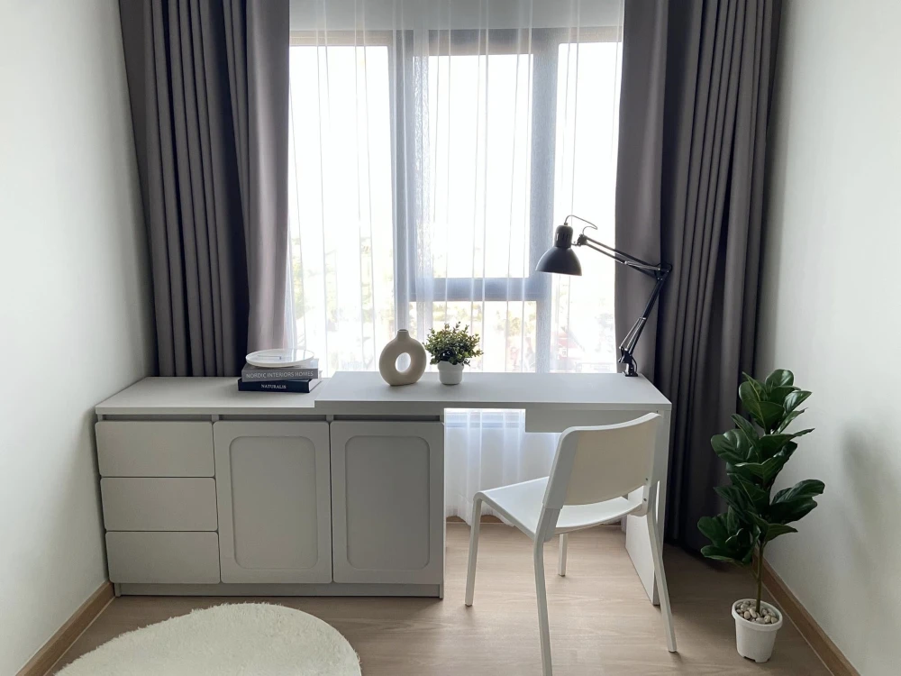 Terra residence for rent, corner room with privacy, decorated in a controlled tone, comes with complete amenities, don't miss it.