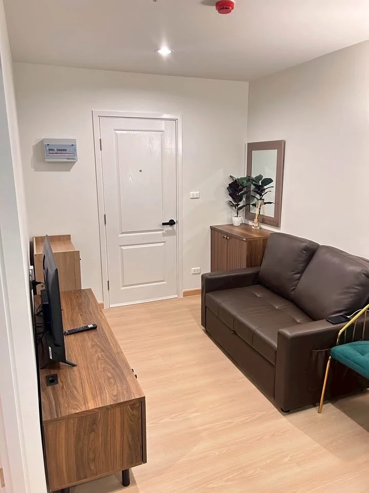 For rent: Terra Residence, room on the 33rd floor, top floor, with a beautiful view of the main road. Ready to move in.