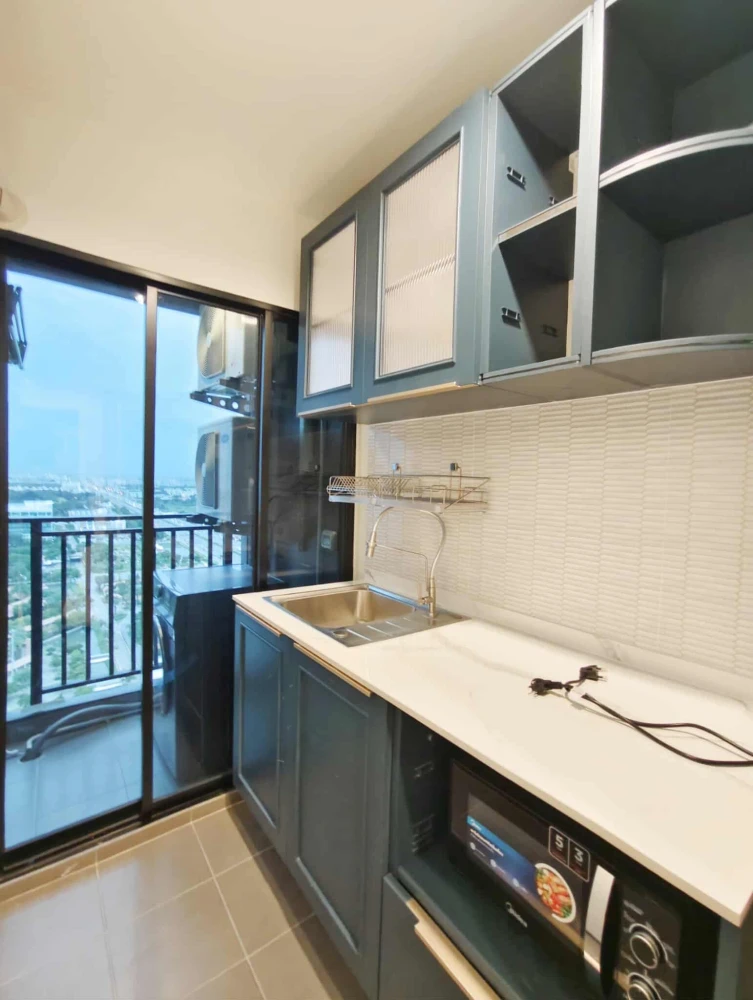 For rent: Terra Residence, beautifully decorated room, excellent built-in wall, great location, fully furnished, hurry and book now.