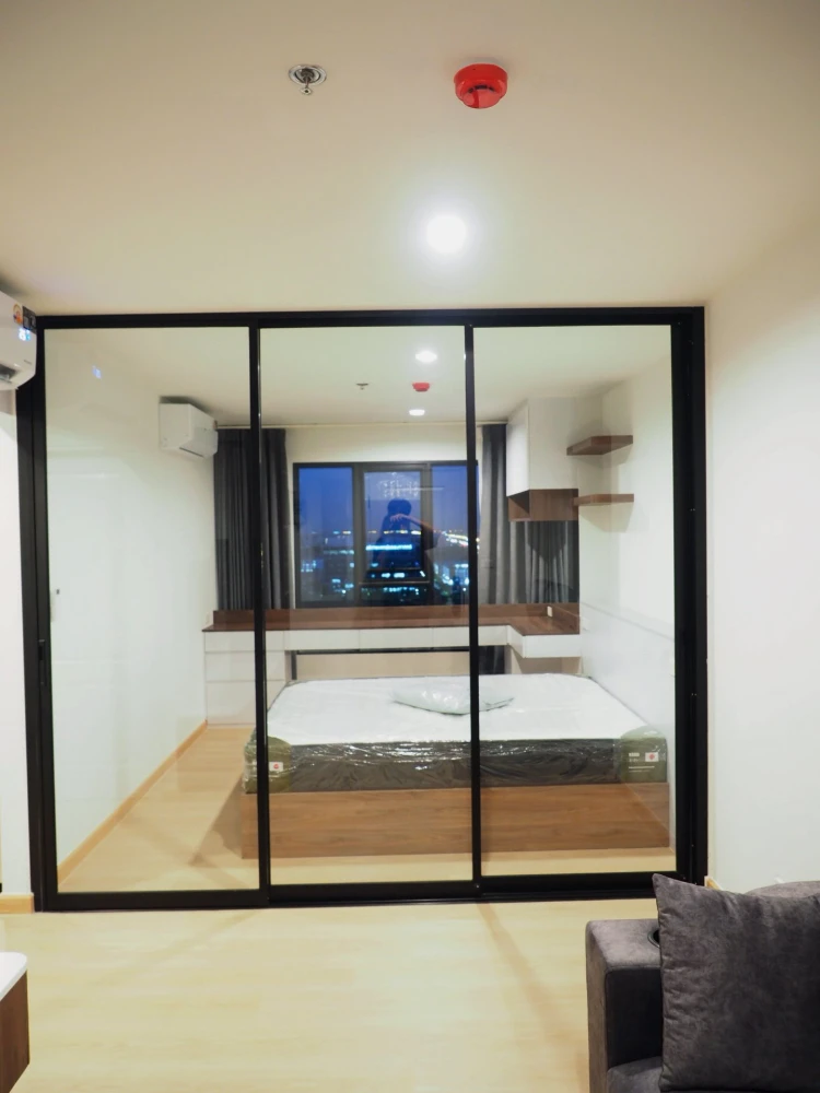 Terra Residence for rent, extra large room, 19th floor, north side, complete with electrical appliances, built-in, not hot, reserve now.