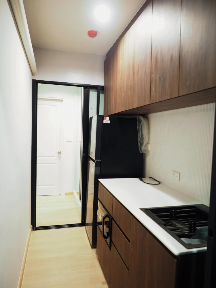 Terra Residence for rent, extra large room, 19th floor, north side, complete with electrical appliances, built-in, not hot, reserve now.