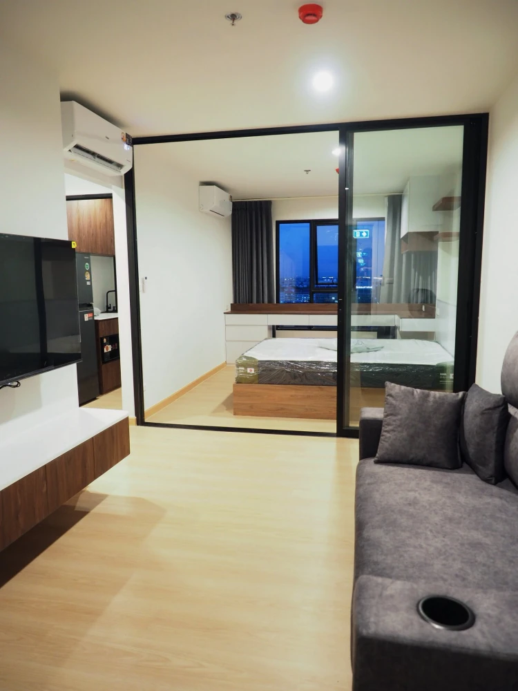Terra Residence for rent, extra large room, 19th floor, north side, complete with electrical appliances, built-in, not hot, reserve now.