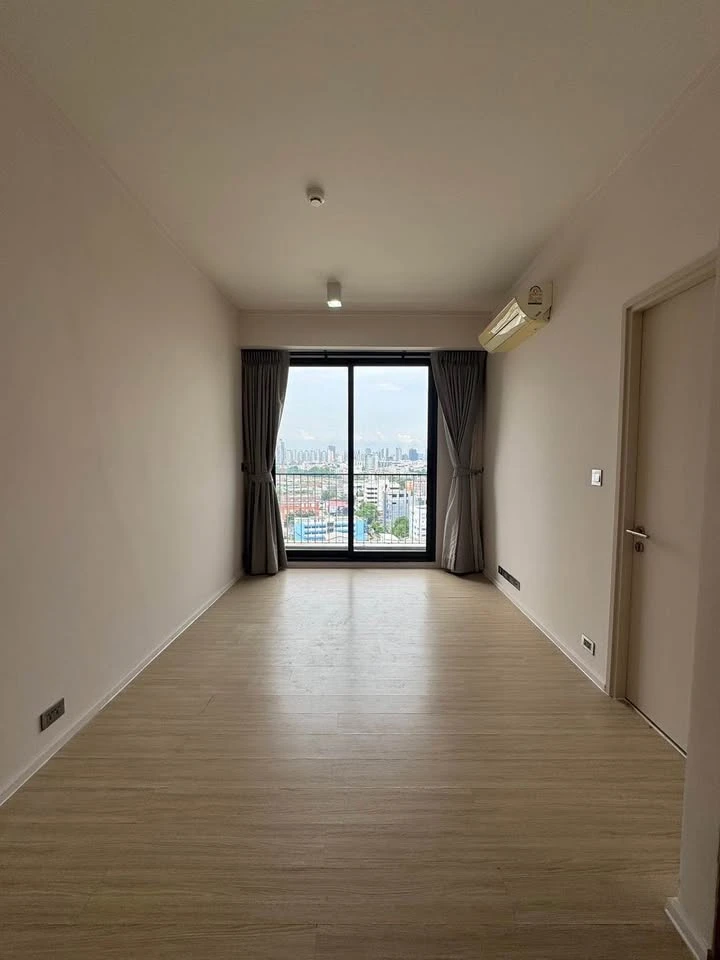 For rent Than Living Ratchada-Prachauthit 1 bedroom 1 bathroom, fully furnished, swimming pool view, book now