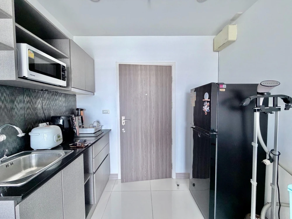 For rent: Thana Astoria, 16th floor, beautiful view, fully furnished, very livable. Book now! Don't miss out!