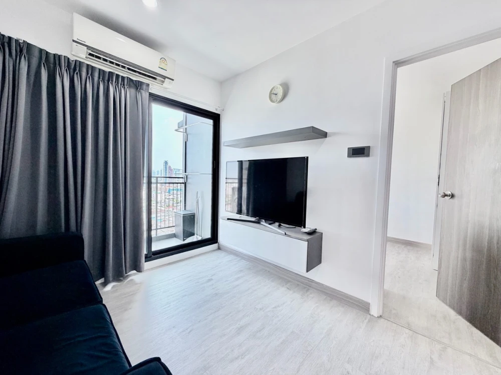 For rent: Thana Astoria, 16th floor, beautiful view, fully furnished, very livable. Book now! Don't miss out!
