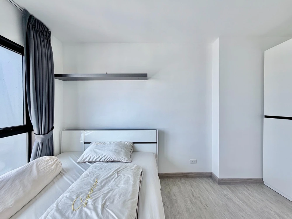 For rent: Thana Astoria, 16th floor, beautiful view, fully furnished, very livable. Book now! Don't miss out!