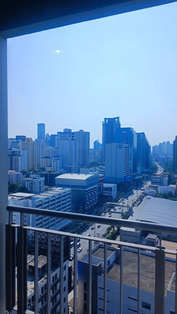 For rent: The Address Asoke, a lovely unit on the 22nd floor with ample living space and a beautiful, unblocked view. Book now!