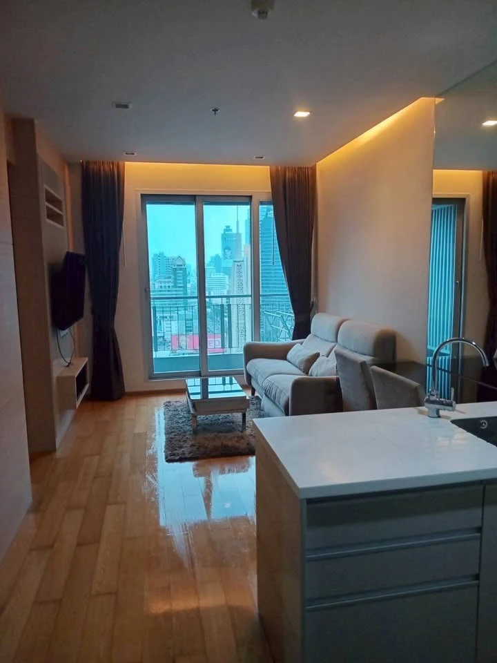 For rent: The Address Asoke. Nice room, fully furnished with appliances. Just bring your belongings and move in! Don't miss out!