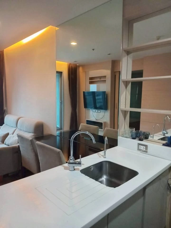 For rent: The Address Asoke. Nice room, fully furnished with appliances. Just bring your belongings and move in! Don't miss out!