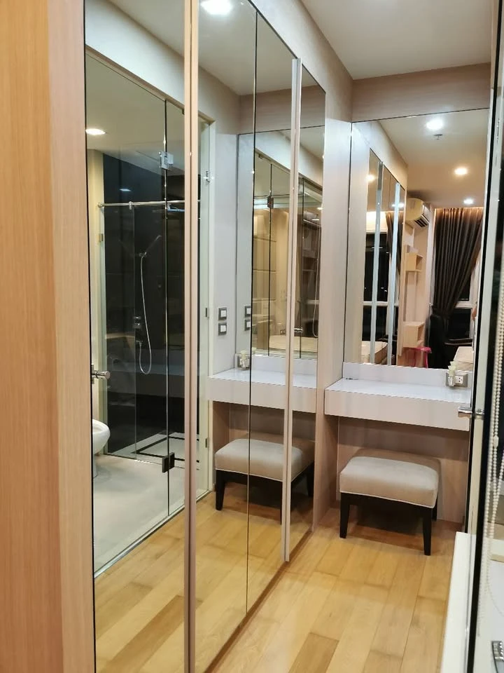 For rent: The Address Asoke. Nice room, fully furnished with appliances. Just bring your belongings and move in! Don't miss out!