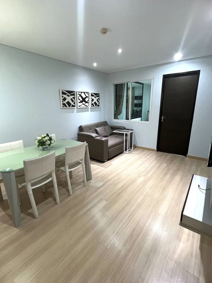ให้เช่า The Address Pathumwan ห้องพร้อมอยู่ เฟอร์พร้อมความกว้างอยู่สบาย จองเลย