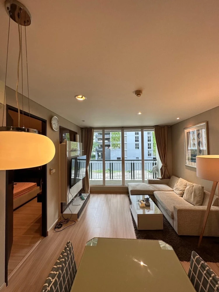 For rent: The Address Phathumwan, 2 bedrooms, 3rd floor, fully furnished, nice to live in, book now, urgently.