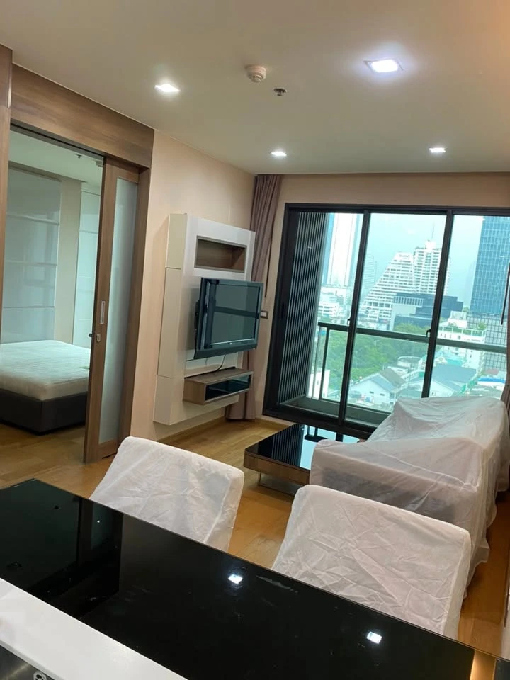 For rent: The Address Sathorn, 12th floor, fully furnished room, move in with your bags immediately. Reserve now, don't wait, hurry!