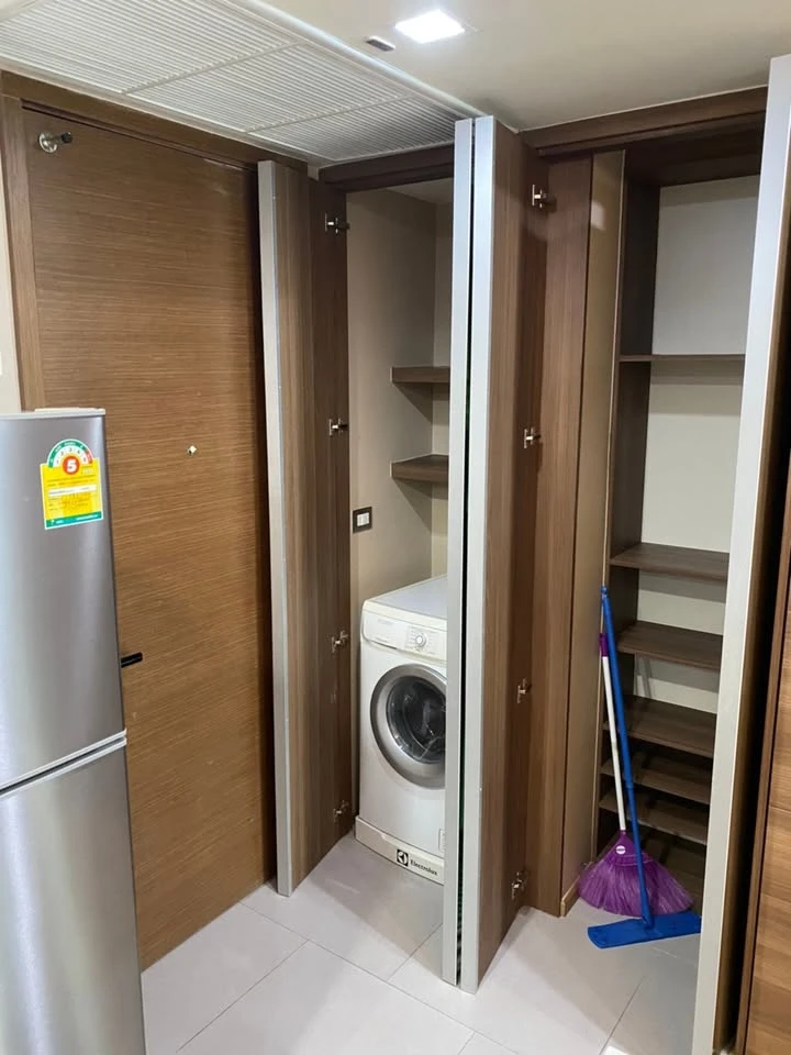 For rent: The Address Sathorn, 12th floor, fully furnished room, move in with your bags immediately. Reserve now, don't wait, hurry!