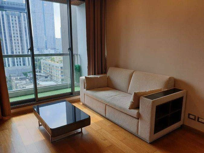 The Address Sathorn for rent, spacious room, plenty of living space, convenient and complete in one place. Come reserve today.