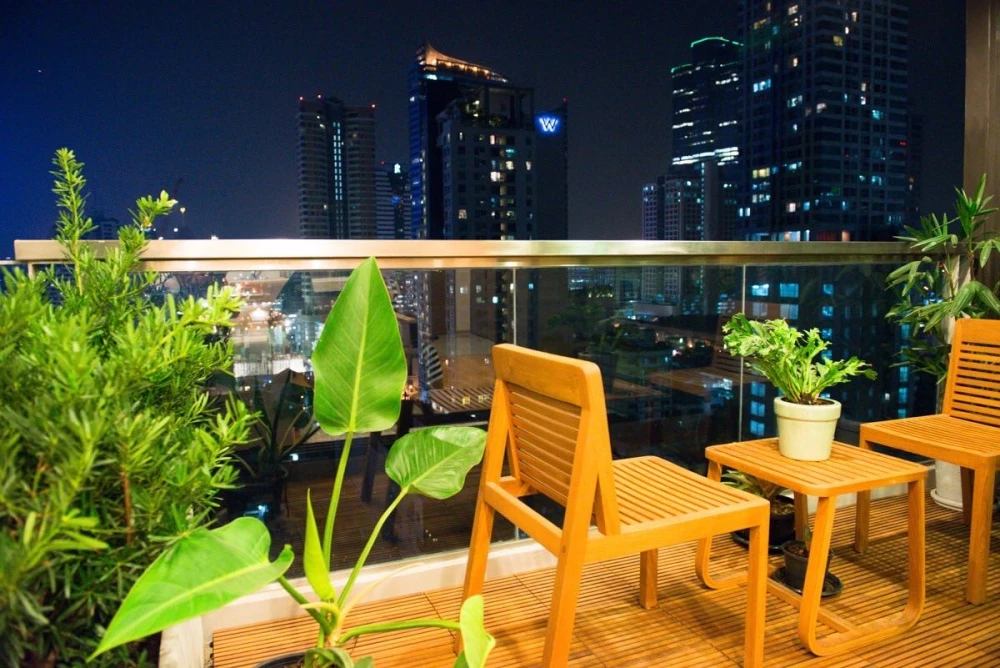 For rent: The Address Sathorn, spacious room, lots of usable space, decorated in a controlled tone, beautiful city view, not blocked, book now.