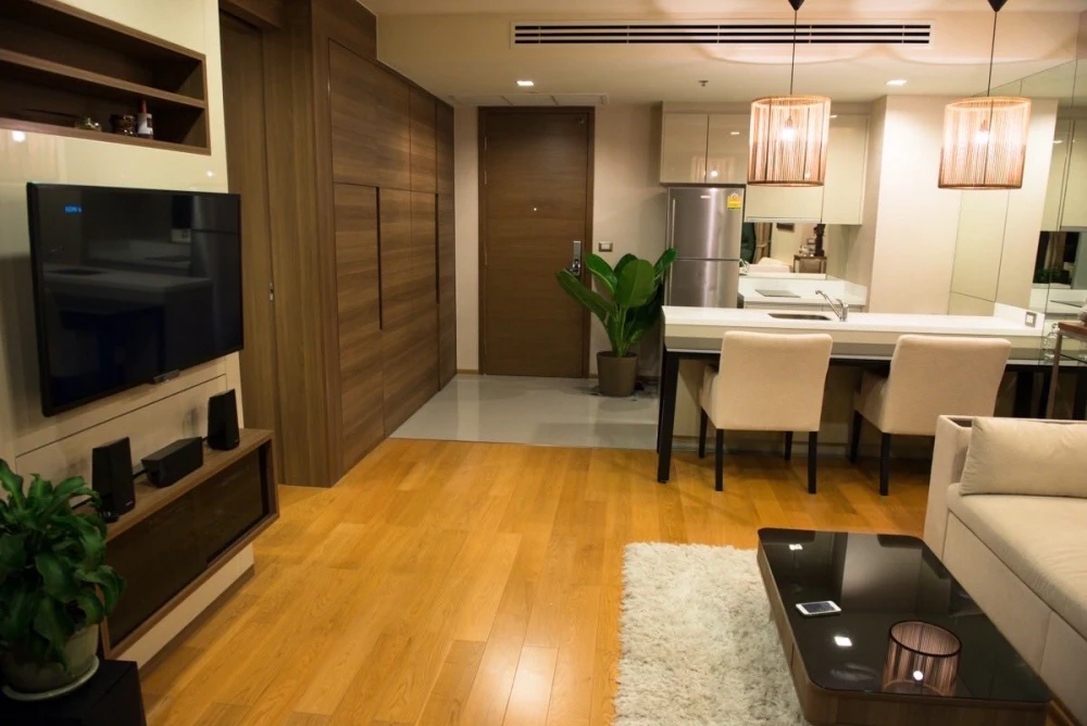 For rent: The Address Sathorn, spacious room, lots of usable space, decorated in a controlled tone, beautiful city view, not blocked, book now.