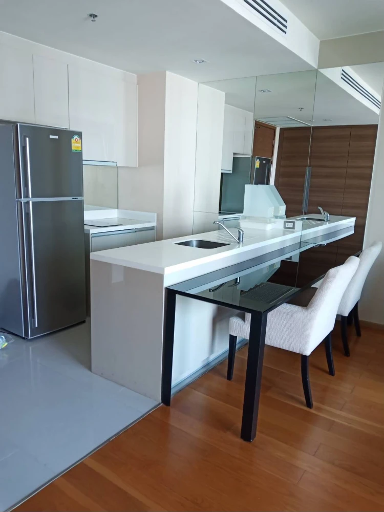 For rent: The Address Sathorn. A lovely, spacious high-floor unit with great ventilation. Book now!