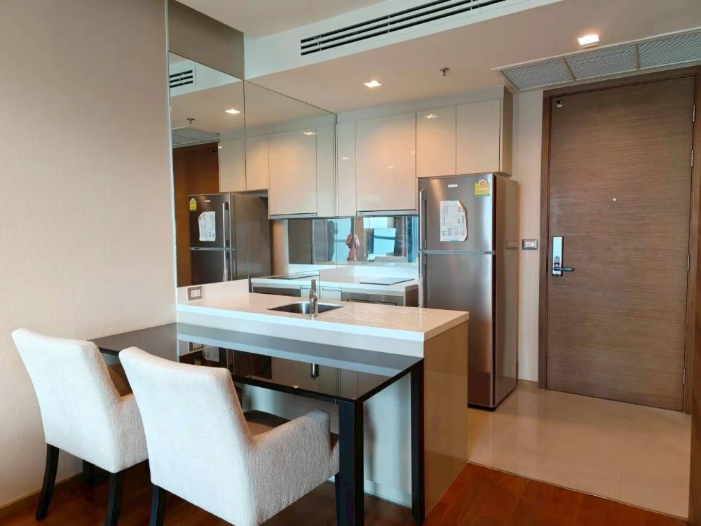 For rent: The Address Sathorn, corner room, not crowded, fully furnished, beautiful view, book now