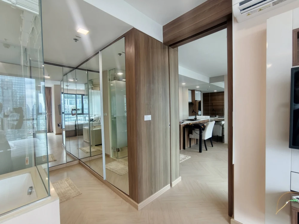 For rent: The Address Sathorn, high-floor unit with high-quality built-in furniture. Book now before it's too late!